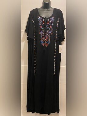 Roaman's Black Maxi Dress plus Size 3Xwith Multicolor Embroidery 100%.Rayon💝